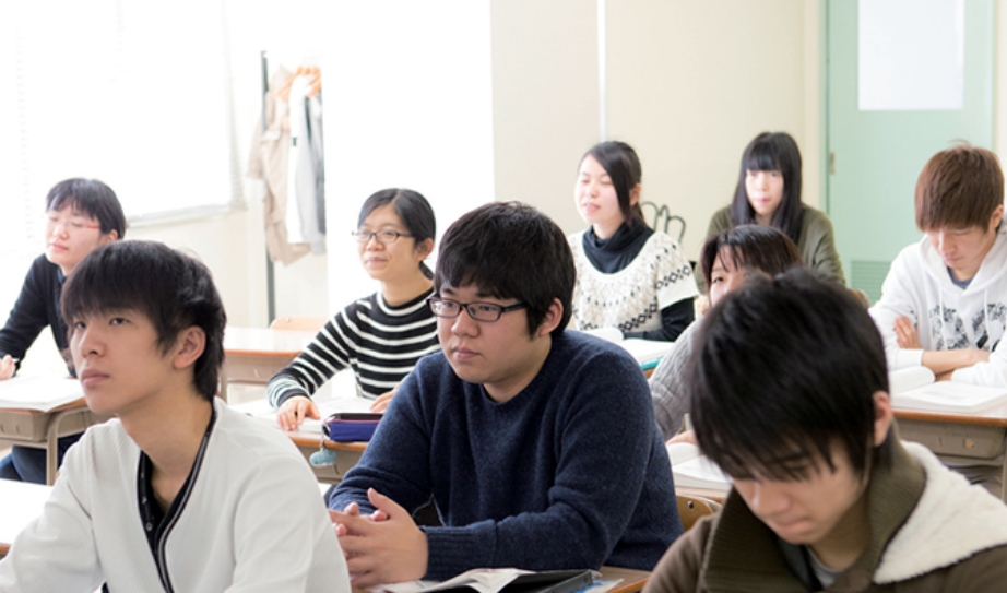 大阪情報専門学校の特徴 学科 学費 資格 評判を徹底解剖 学ラン 専門学校 スクール学費ランキング