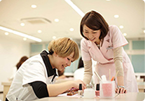 東京総合美容専門学校