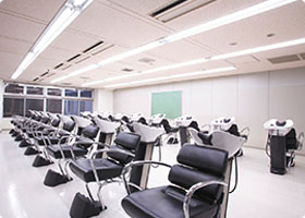 東京総合美容専門学校